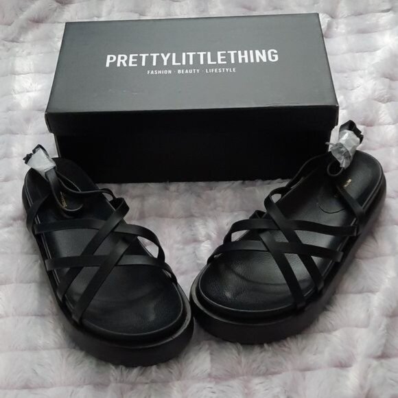 Pretty Little Thing NIB Black Chunky Crisscross Faux Leather Strap Sandals Size9 - Picture 1 of 10